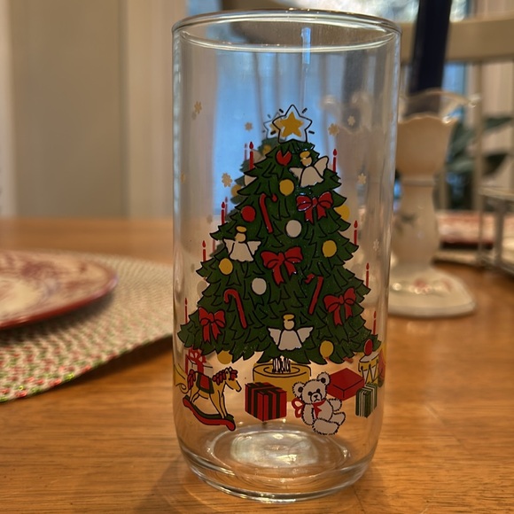 Set of 8 Libby’s Christmas glasses - Picture 2 of 2